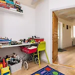 度假居 6 Person In *